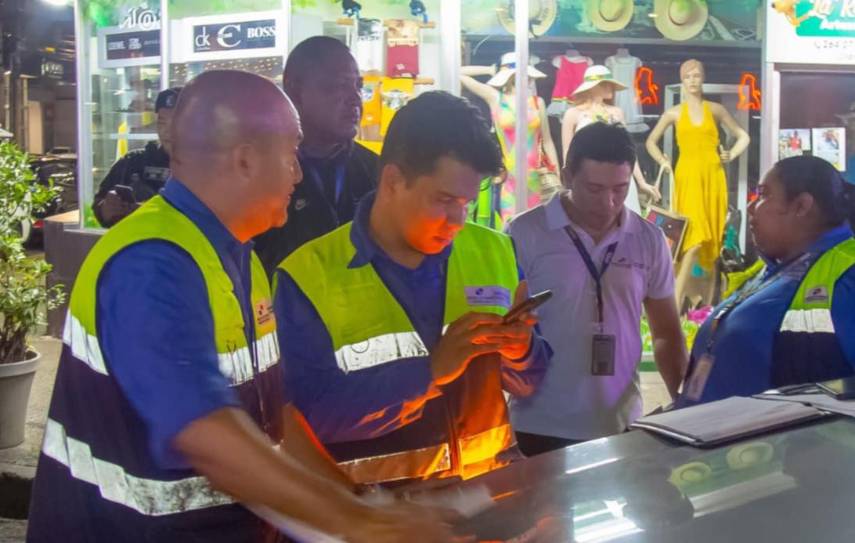 El Mitradel detectó a cinco extranjeros trabajando de manera ilegal en comercios de Bella Vista El Mitradel detectó a cinco extranjeros trabajando de manera ilegal en comercios de Bella Vista