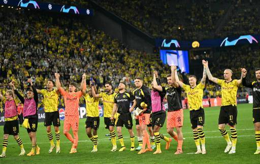 Los jugadores del Borussia Dortmund celebran la victoria 1-0 ante el París Saint-Germain, el miércoles 1 de mayo en Dortmund, en la ida de semifinales de la Liga de Campeones
