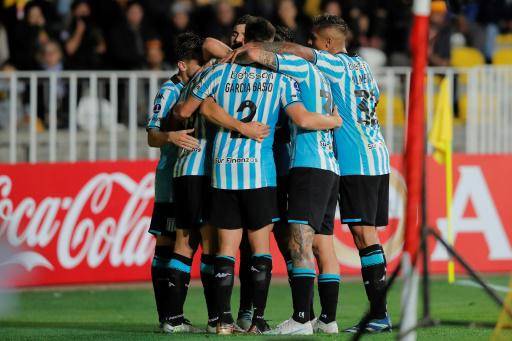 Paranaense y Racing argentino, imparables en la Copa Sudamericana