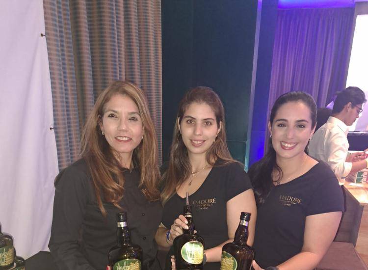 Licor panameño a base de miel de abeja Licor panameño a base de miel de abeja