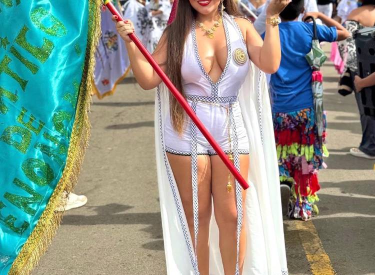 Folcloristas cuestionan abanderados típicos Folcloristas cuestionan abanderados típicos