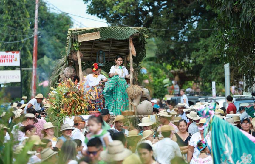 Pedasí celebra su Festival de la Carreta, el Violín y el Toro Suelto Pedasí celebra su Festival de la Carreta, el Violín y el Toro Suelto