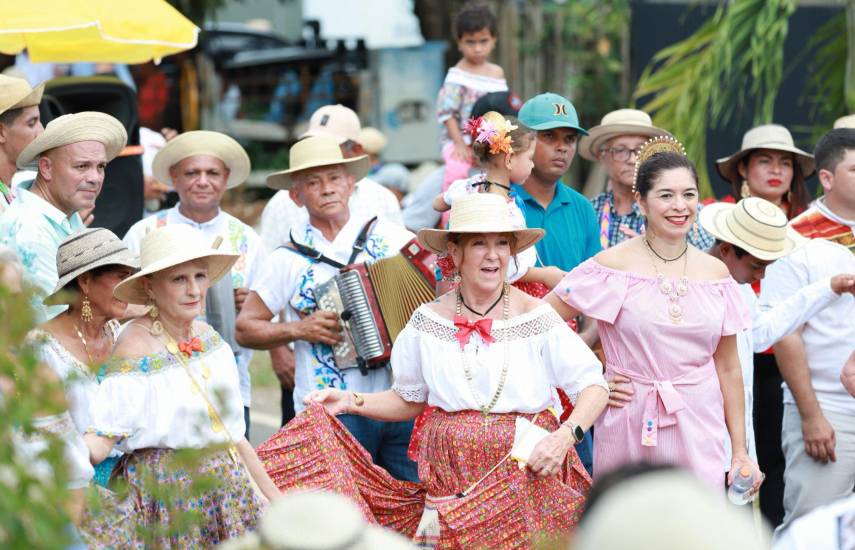 Pedasí celebra su Festival de la Carreta, el Violín y el Toro Suelto Pedasí celebra su Festival de la Carreta, el Violín y el Toro Suelto