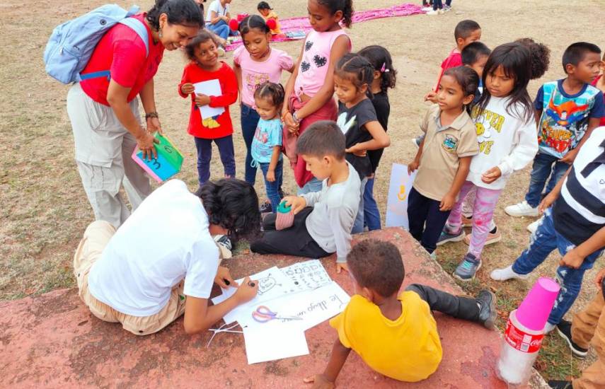 Celebran fiesta de lectura en escuela Playa Chiquita