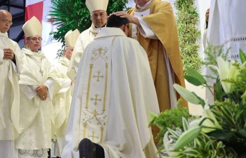 Consagración de Monseñor Saldaña, “un obispo chiricano para los chiricanos”