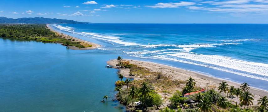 Residentes de Isla Cañas, a la espera del comportamiento de las mareas