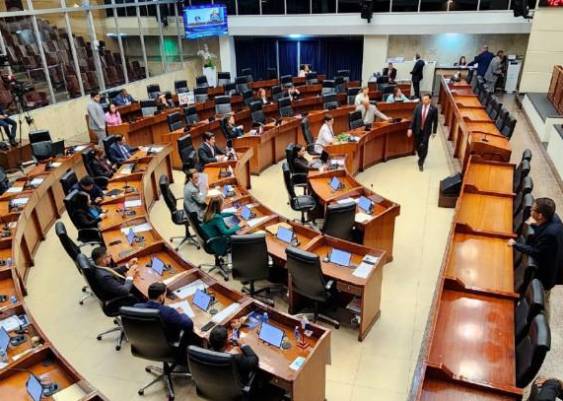 La Asamblea mantiene 166 proyectos en segundo debate