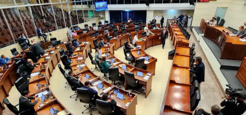 La Asamblea mantiene 166 proyectos en segundo debate