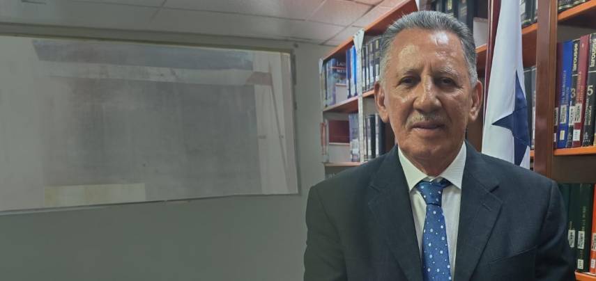 Matemático quiere ser rector de la Universidad de Panamá