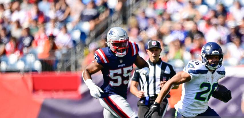 ML | Jugadores de los Seattle Seahawks (d) y de los New England Patriots durante un partido de la NFL.