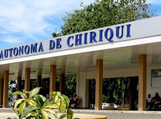 UNACHI | Fachada de la Universidad Autónoma de Chiriquí (Unachi).