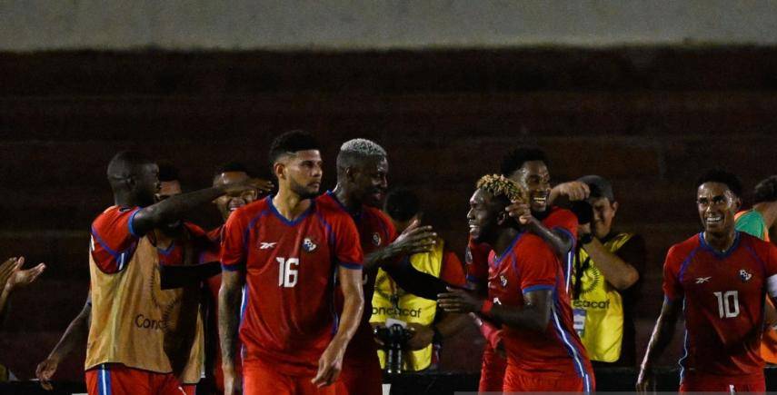 ML | Futbolistas de la Selección de Panamá celebran un gol en el Estadio Rommel Fernández.