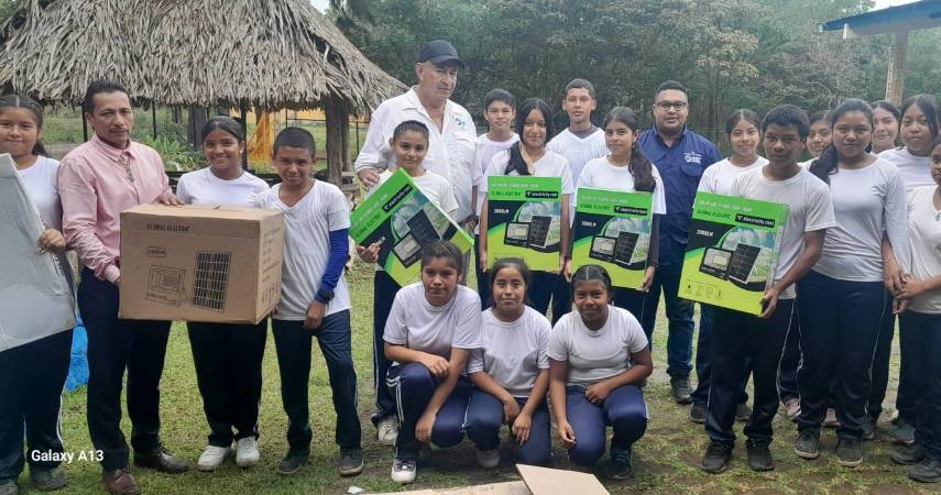 Electrificación rural apuesta a las energías renovables en áreas remotas