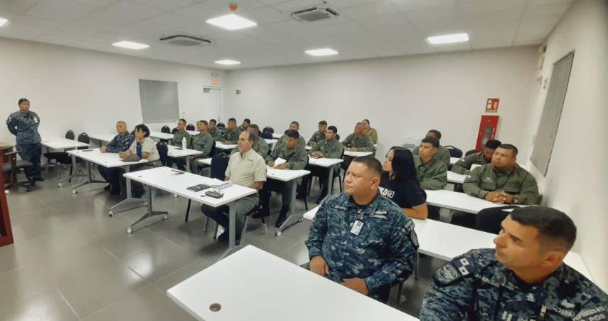 MiAmbiente capacita a guardaparques en manejo de botes especiales