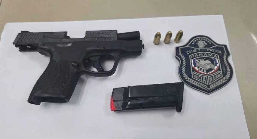 Decomiso de arma y aprehensión en San Miguel