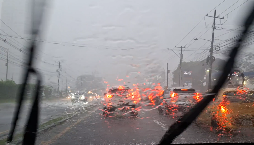 Lluvias provocan inundaciones en vías de la capital y Panamá Norte