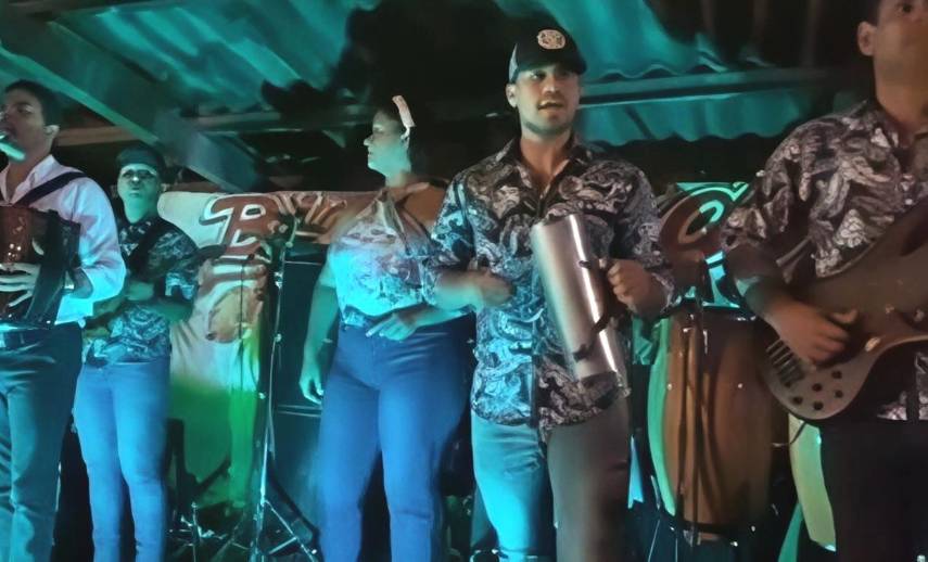 Castillero inicia una nueva etapa junto a su grupo