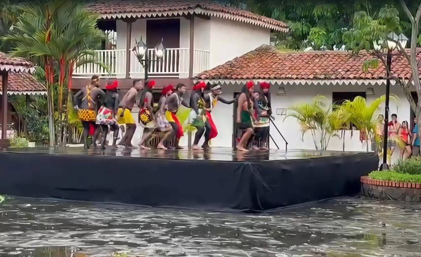 Jóvenes emberás al rescate de la cultura a través de la danza