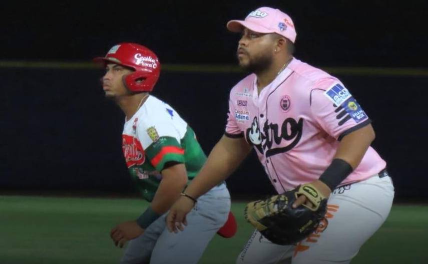 Entrada gratis para mujeres y niños para los partidos de la Serie de 8 del béis Mayor