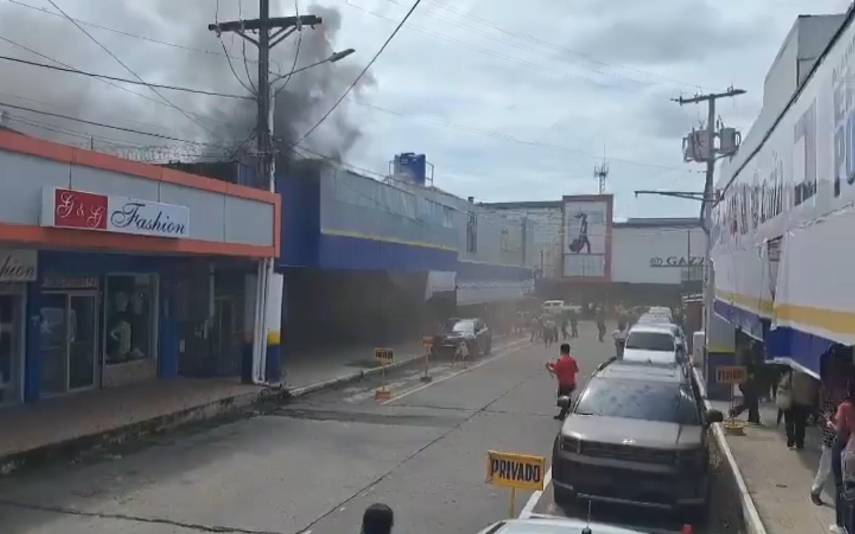 Se registra incendio en un almacén en La Central de David