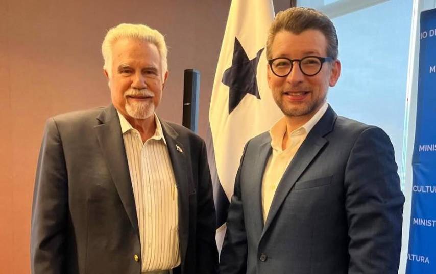 El escritor Juan David Morgan y el músico Ramón Varela.