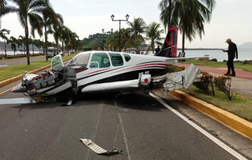 ML | Cae avioneta en la Calzada de Amador.