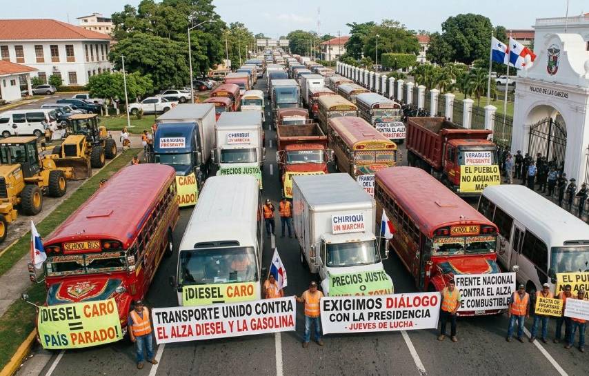 Transportistas del interior anuncian concentración en la Presidencia este jueves