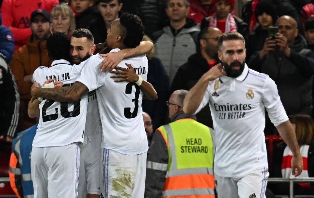 Real Madrid gana 5-2 en Liverpool en la ida de octavos de Champions