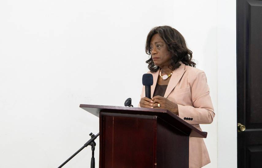 Lucy Molinar, renuncia al cargo de ministra de Educación de Panamá