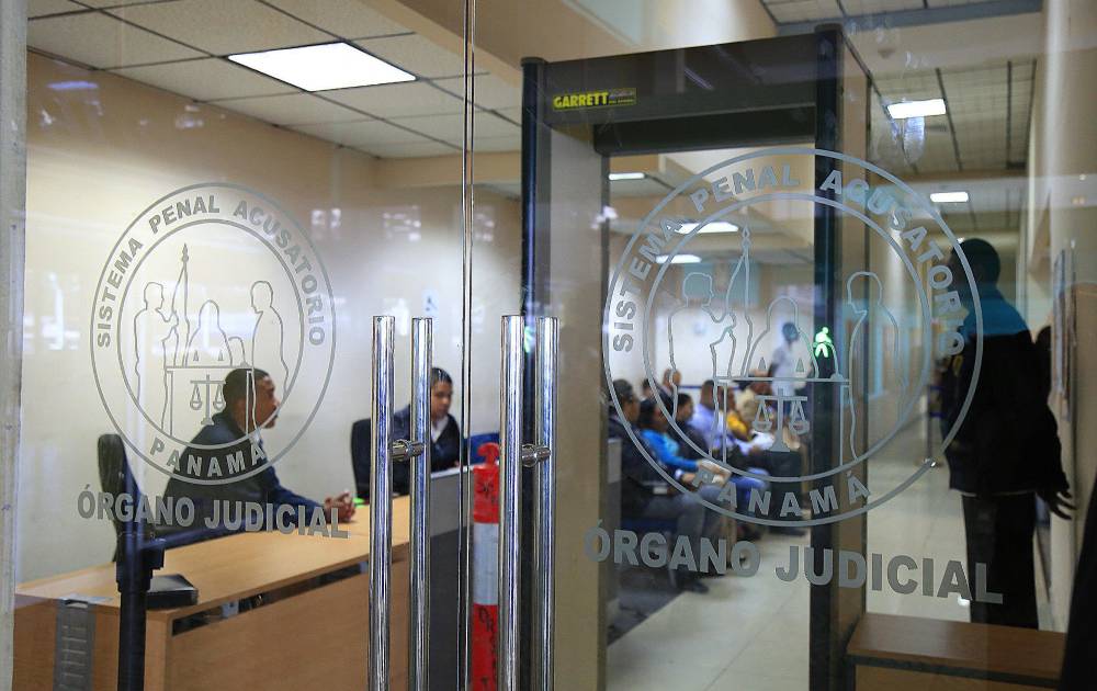 Exfuncionarios bajo investigación
