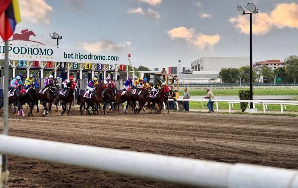 ¿Debe mudarse el hipódromo?