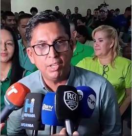 Navarro propone sacar a la UNACHI de la crisis