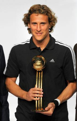 Uruguay anuncia a Diego Forlán como DT tras la salida de Bielsa
