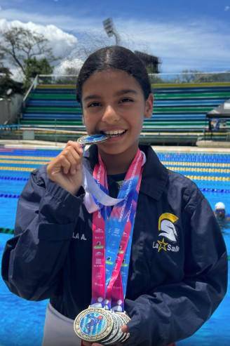 Camila Arce impone récord