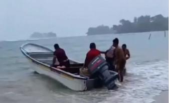 Cortesía | Imagen de la lancha que rescato a las personas.