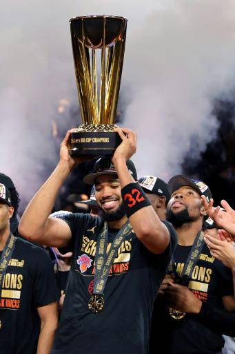 Medio siglo más tarde, los Knicks vuelven a ser campeones al ganar la Copa NBA