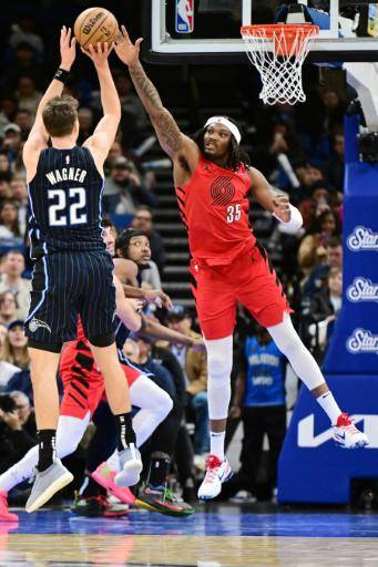 Los Thunder tropiezan ante Dallas y Jokic somete a los Kings