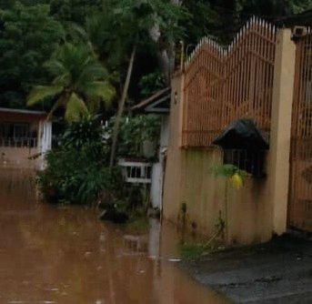 Inundaciones afectan casas en Juan Díaz