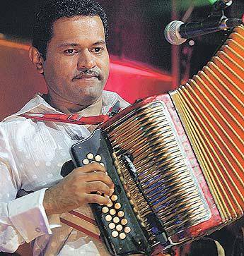 Samy Sandoval, una vida al ritmo del acordeón