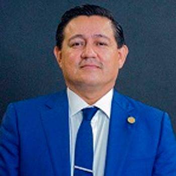 ¿Con qué perfil debe cumplir el Contralor?