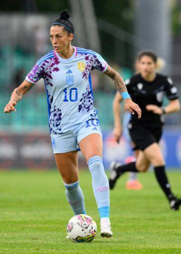 Jenni Hermoso prueba su valía desde el 'exilio'