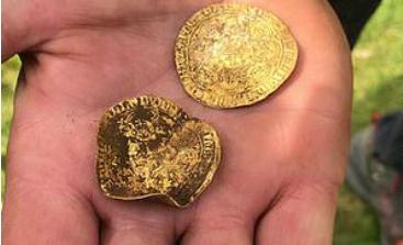 Trabajadores descubren tesoro de monedas de oro en vieja casa de Uruguay (prensa)