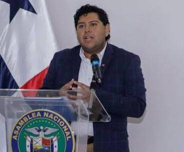 Docentes piden que se trabaje en la ley educativa vigente