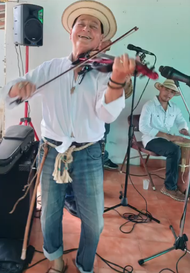 Colaquito Cortez fortalece su legado con música y labor social