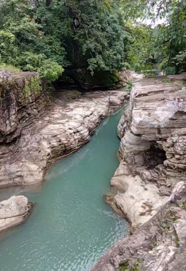 Los Cajones, entre tubing y rafting