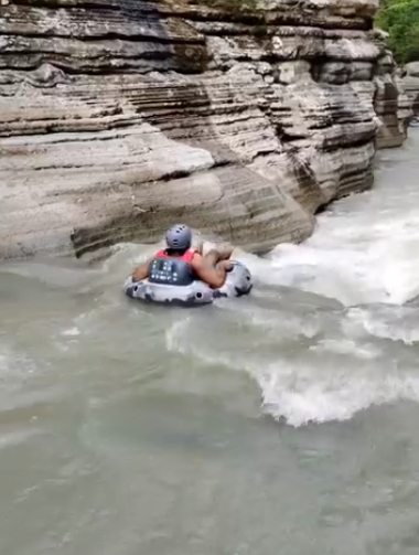Los Cajones, entre tubing y rafting
