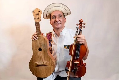 José Broce brilla por cuidar el futuro de la décima