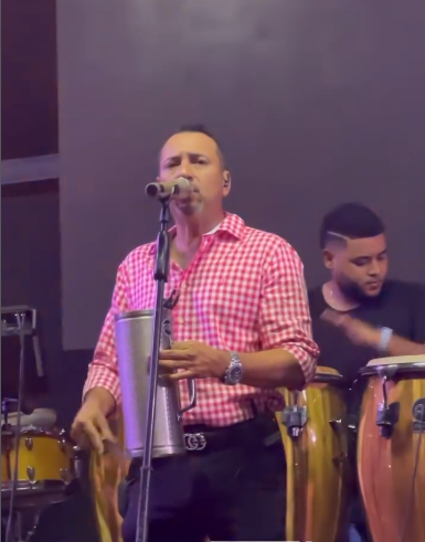 Tavo Flores: cuenta sus retos en el escenario