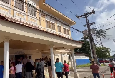 Representantes del distrito de Colón reclaman pagos