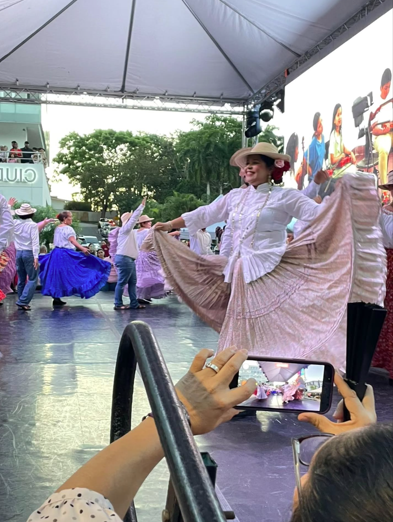 Raíces Lidiceñas rescata la memoria del tamborito